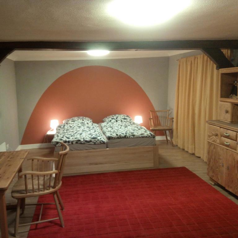 Gemuetliche Gaestezimmer In Einem Neu Sanierten Fachwerkhaus Sachsenheim Exterior foto