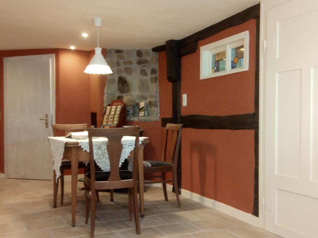 Gemuetliche Gaestezimmer In Einem Neu Sanierten Fachwerkhaus Sachsenheim Exterior foto